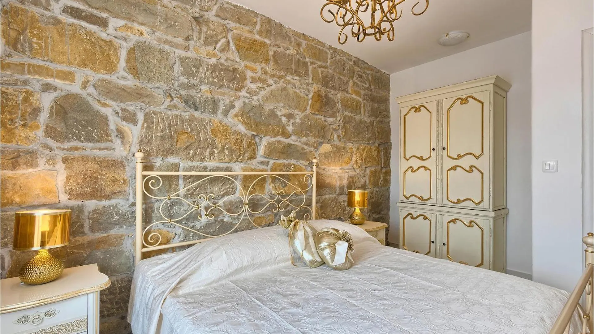 Amazing Home In Buzet With Jacuzzi 0*,