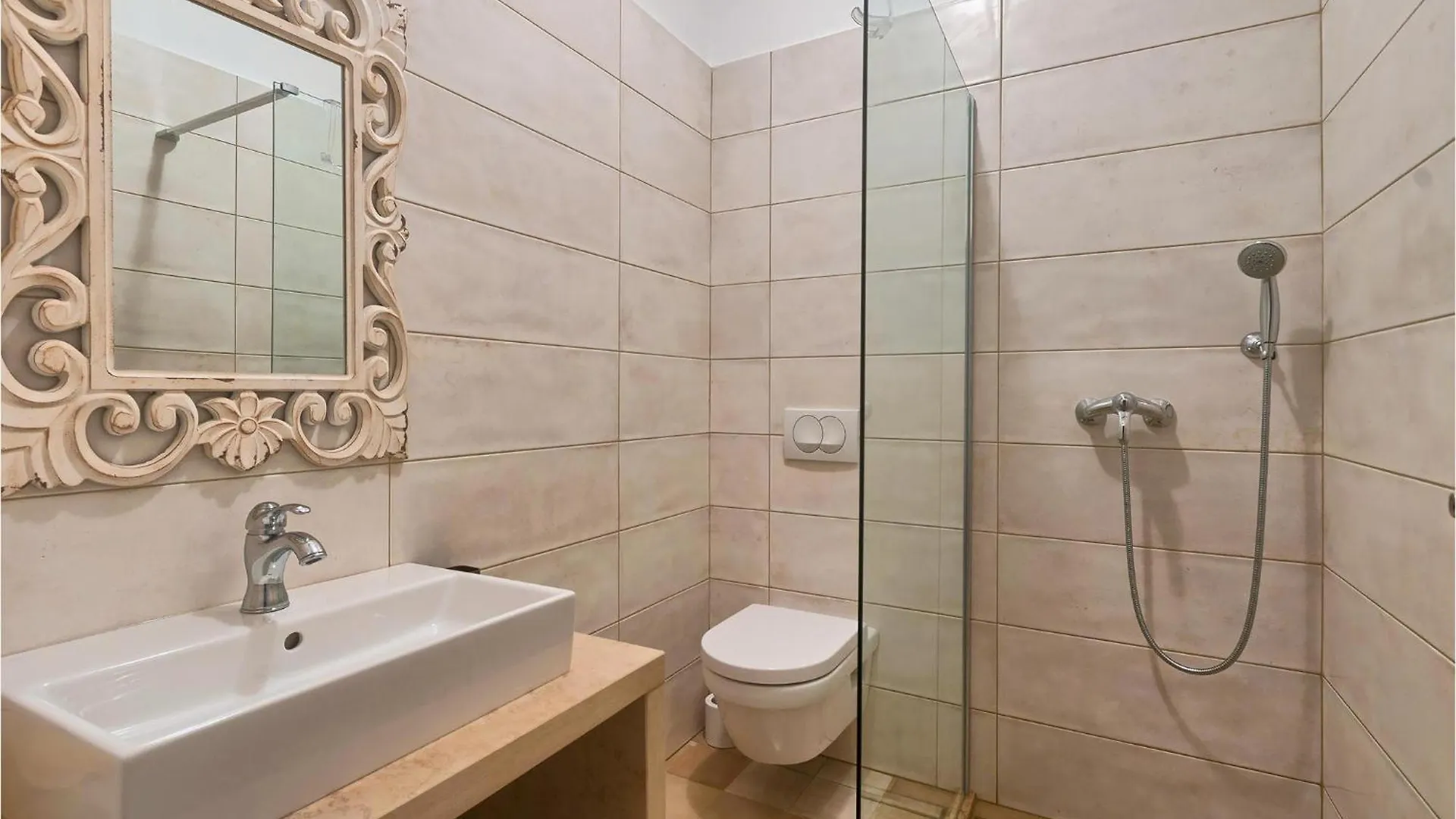 Amazing Home In Buzet With Jacuzzi